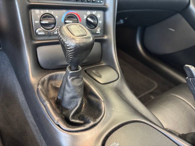 Used 2001 Chevrolet Corvette Coupe RWD image 20