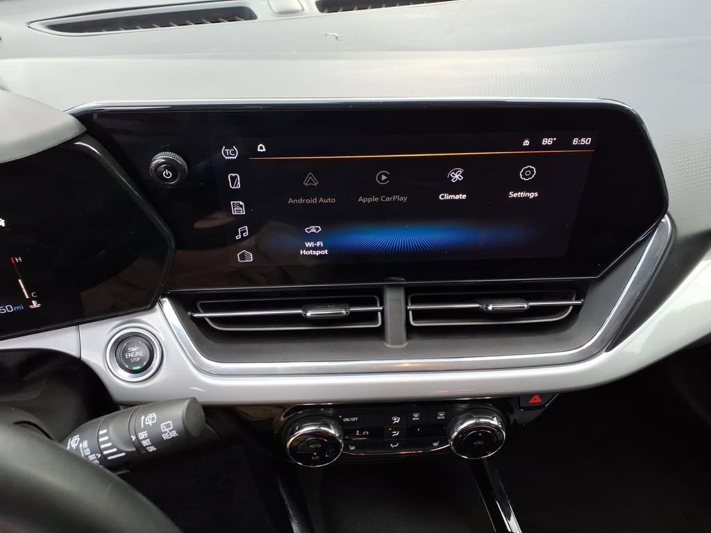 Certified 2024 Chevrolet Trax LT w/ LT Convenience Package FWD image 19