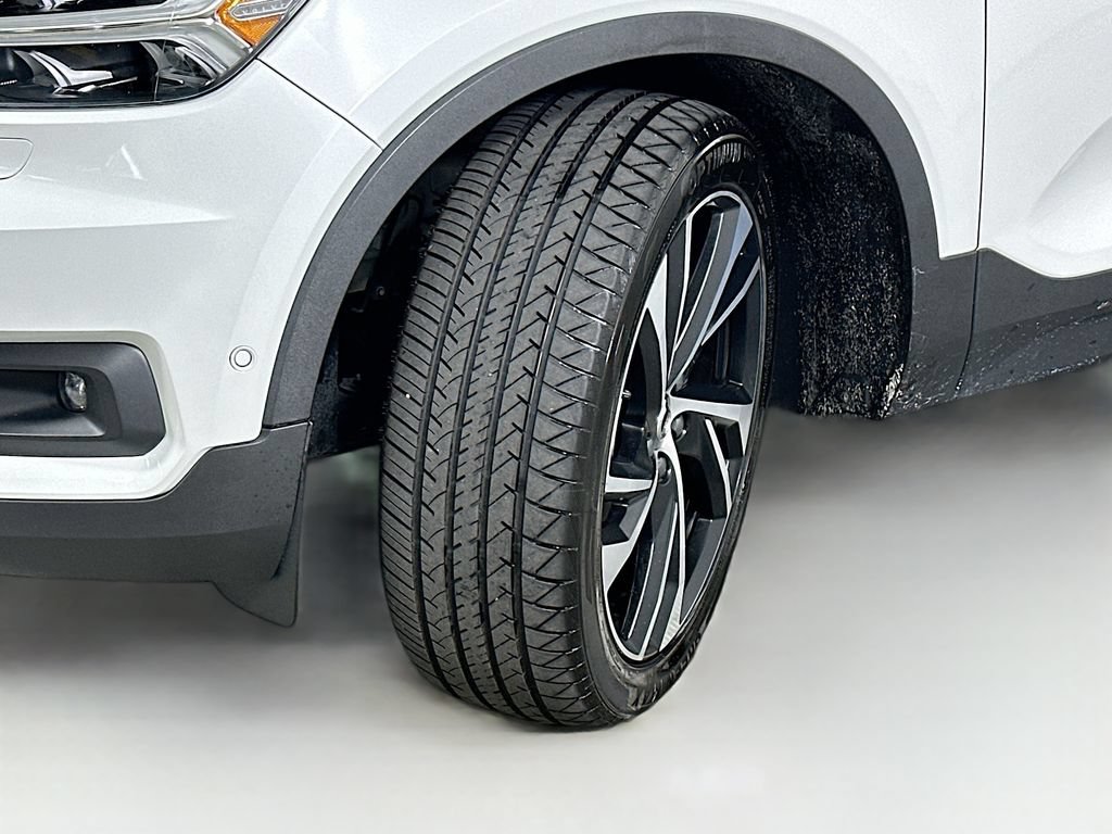 Used 2021 Volvo XC40 T5 R-Design w/ Advanced Package AWD/4WD image 25