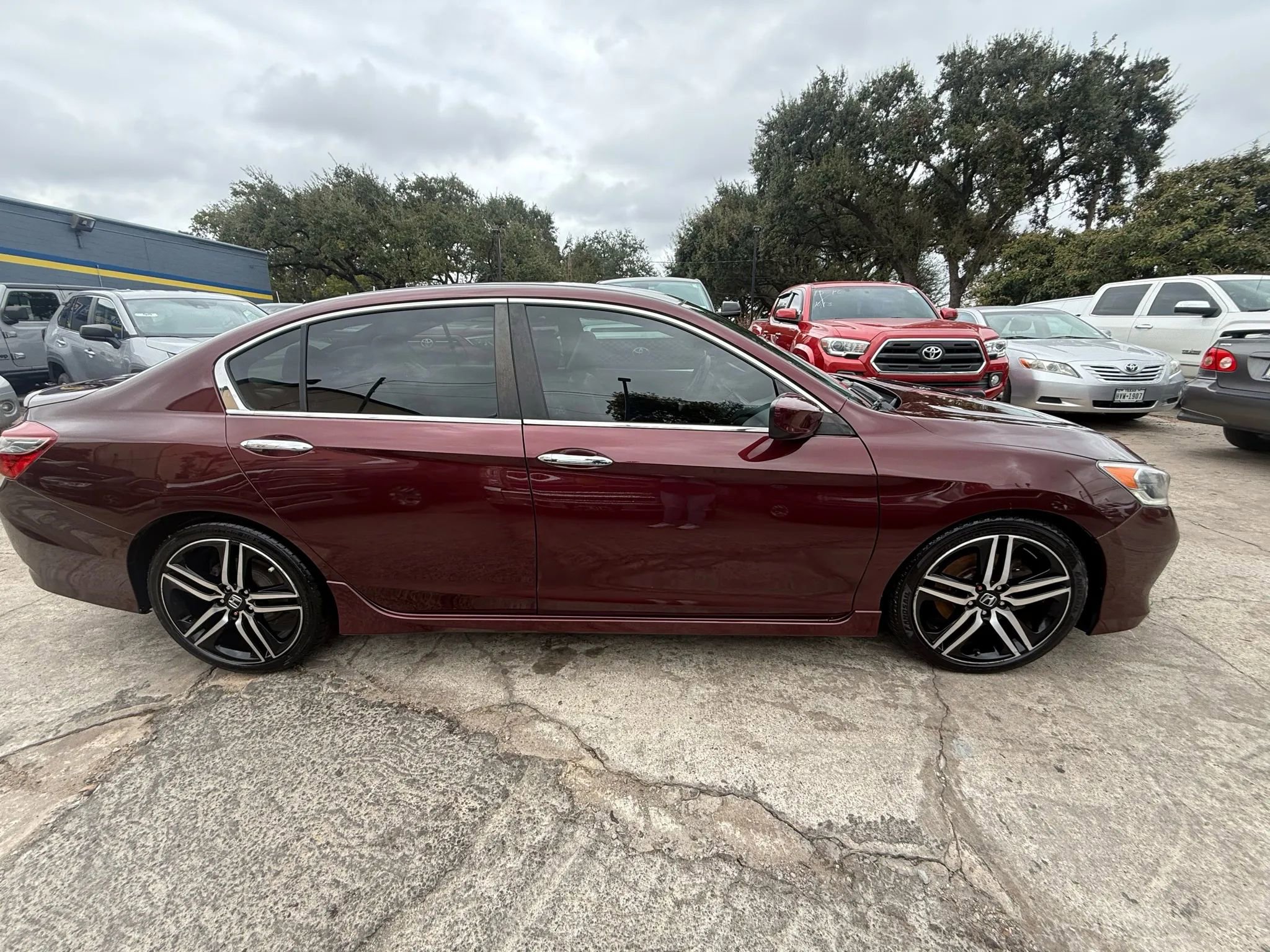 Used 2017 Honda Accord Sport Special Edition image 8