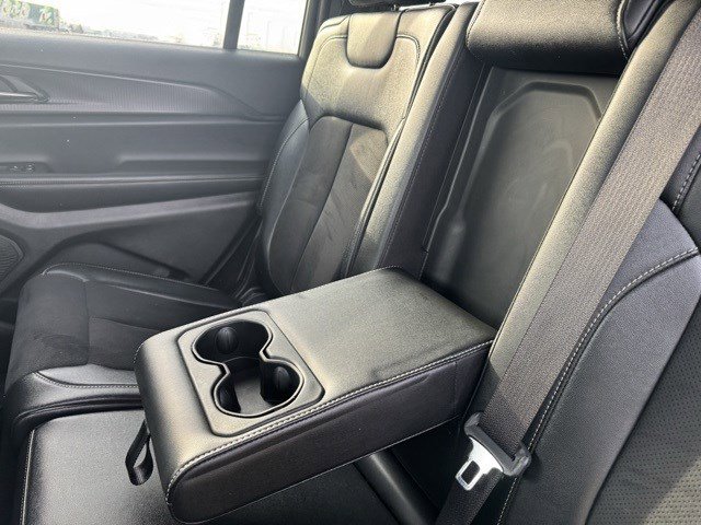 Used 2024 Jeep Grand Cherokee L Laredo image 24