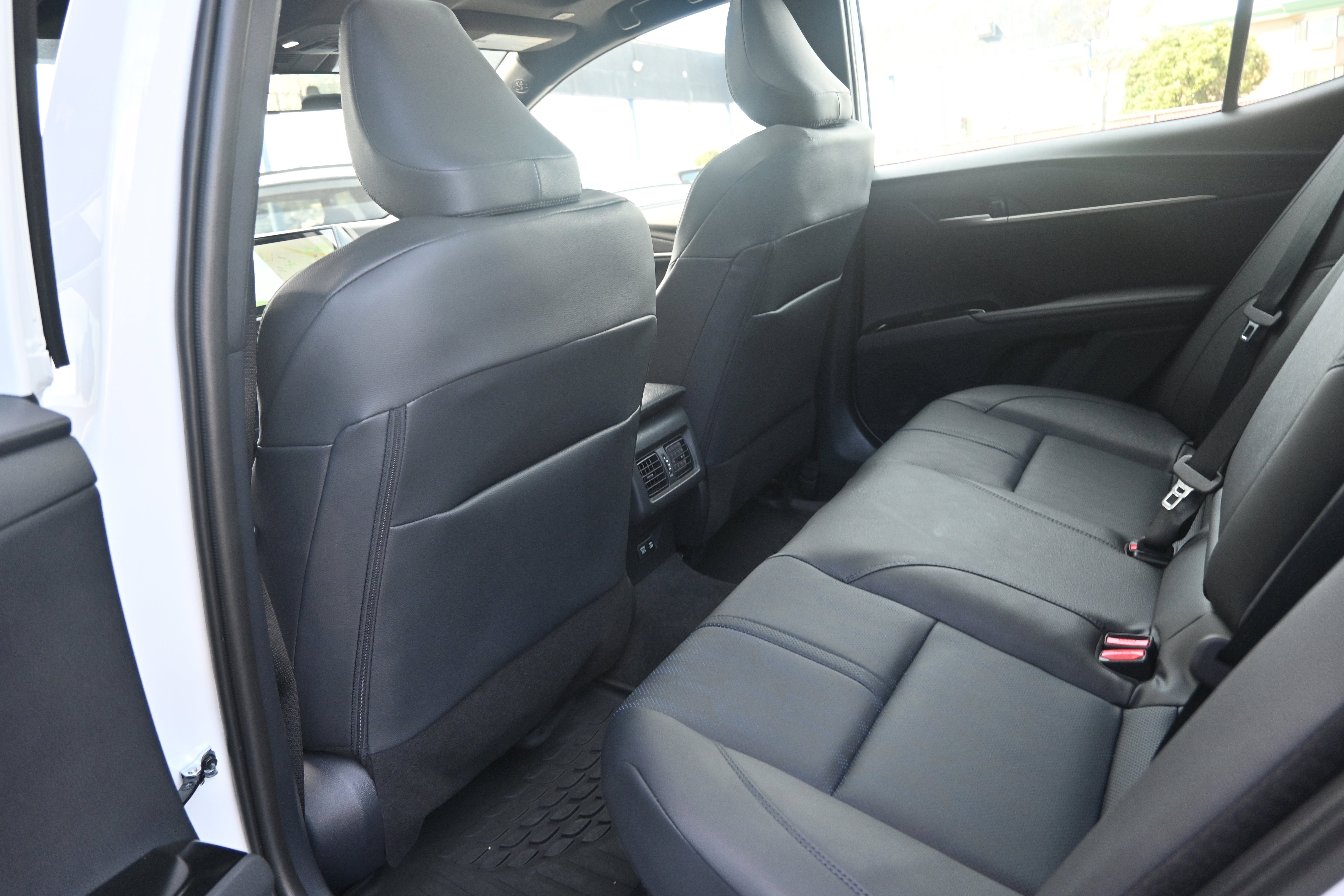 Used 2026 Toyota Camry Hybrid image 51