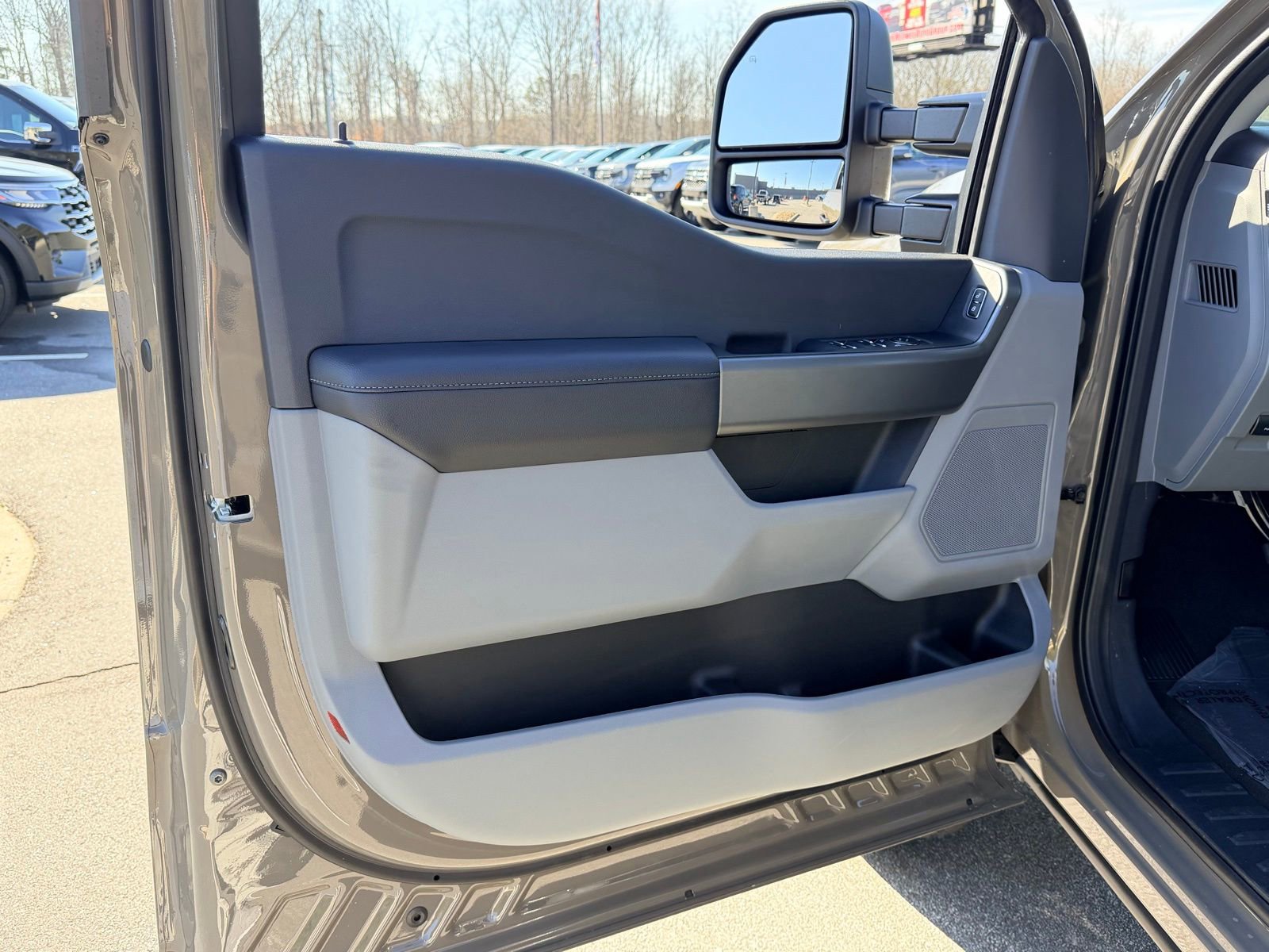 New 2026 Ford F250 XLT w/ FX4 Off-Road Package AWD/4WD image 16