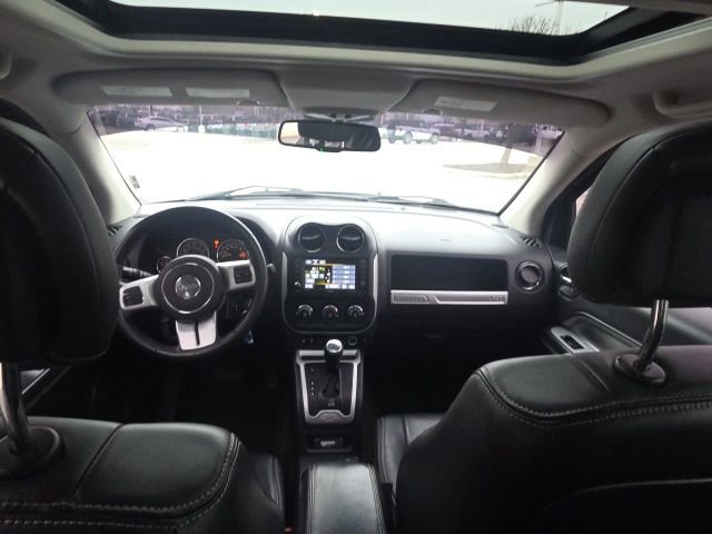 Used 2016 Jeep Compass High Altitude image 15