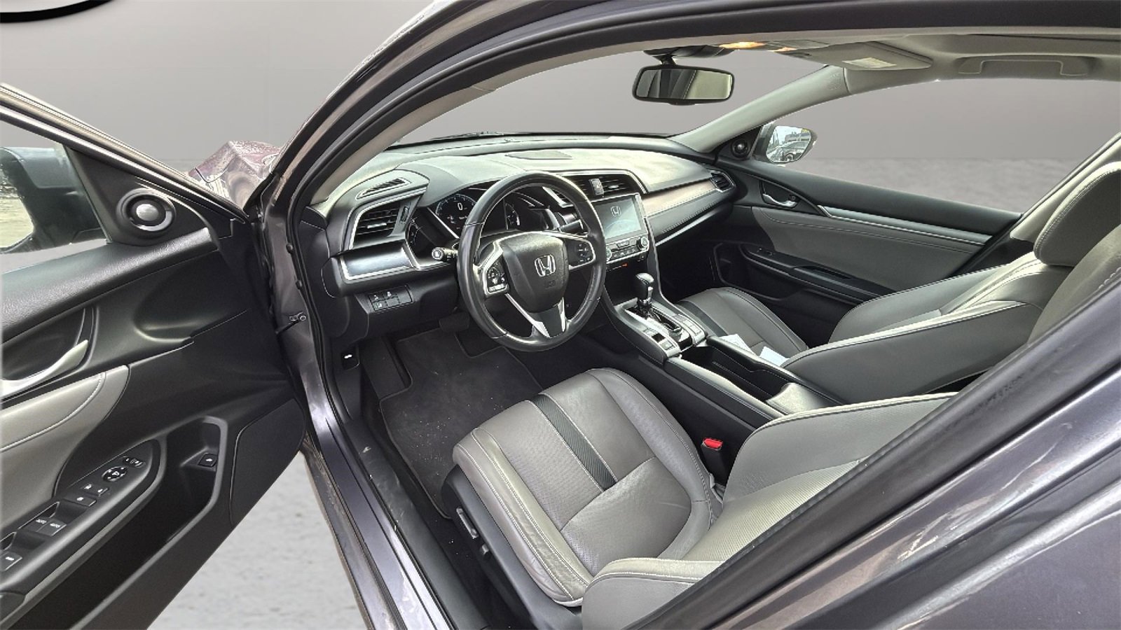 Used 2017 Honda Civic Touring image 16