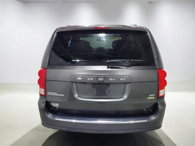 Used 2018 Dodge Grand Caravan SXT image 18