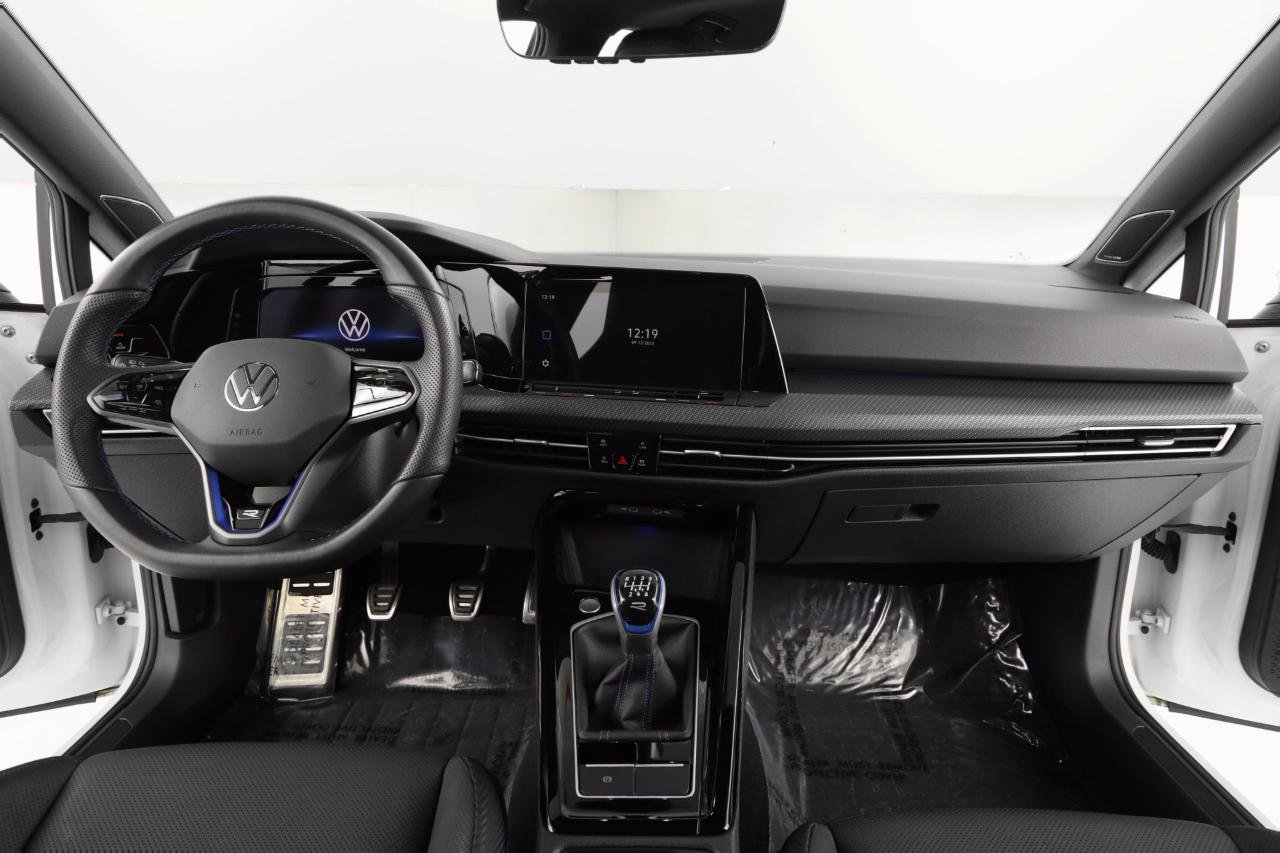 Used 2024 Volkswagen Golf R image 9