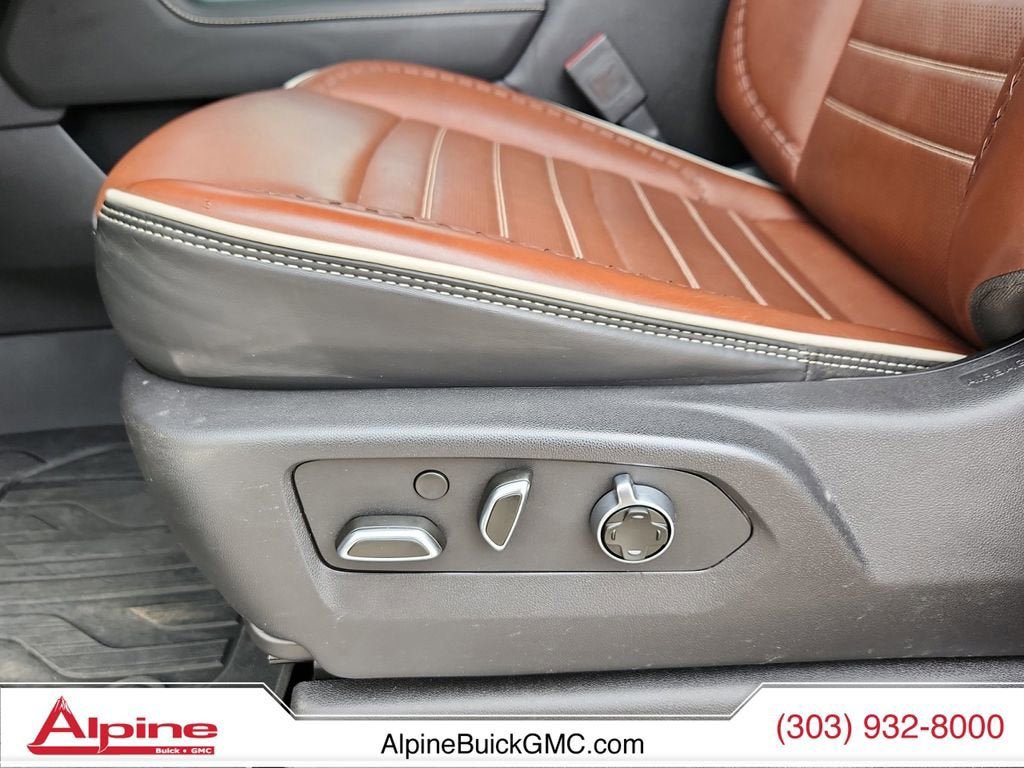 Used 2024 GMC Sierra 2500 Denali Ultimate AWD/4WD image 18