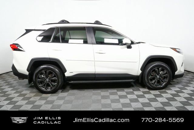 Used 2022 Toyota RAV4 XLE Premium image 2