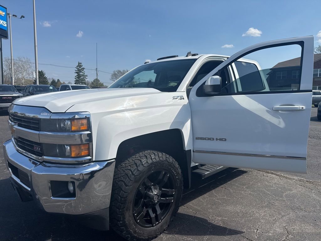 Used 2015 Chevrolet Silverado 2500 LTZ w/ LTZ Plus Package AWD/4WD image 2