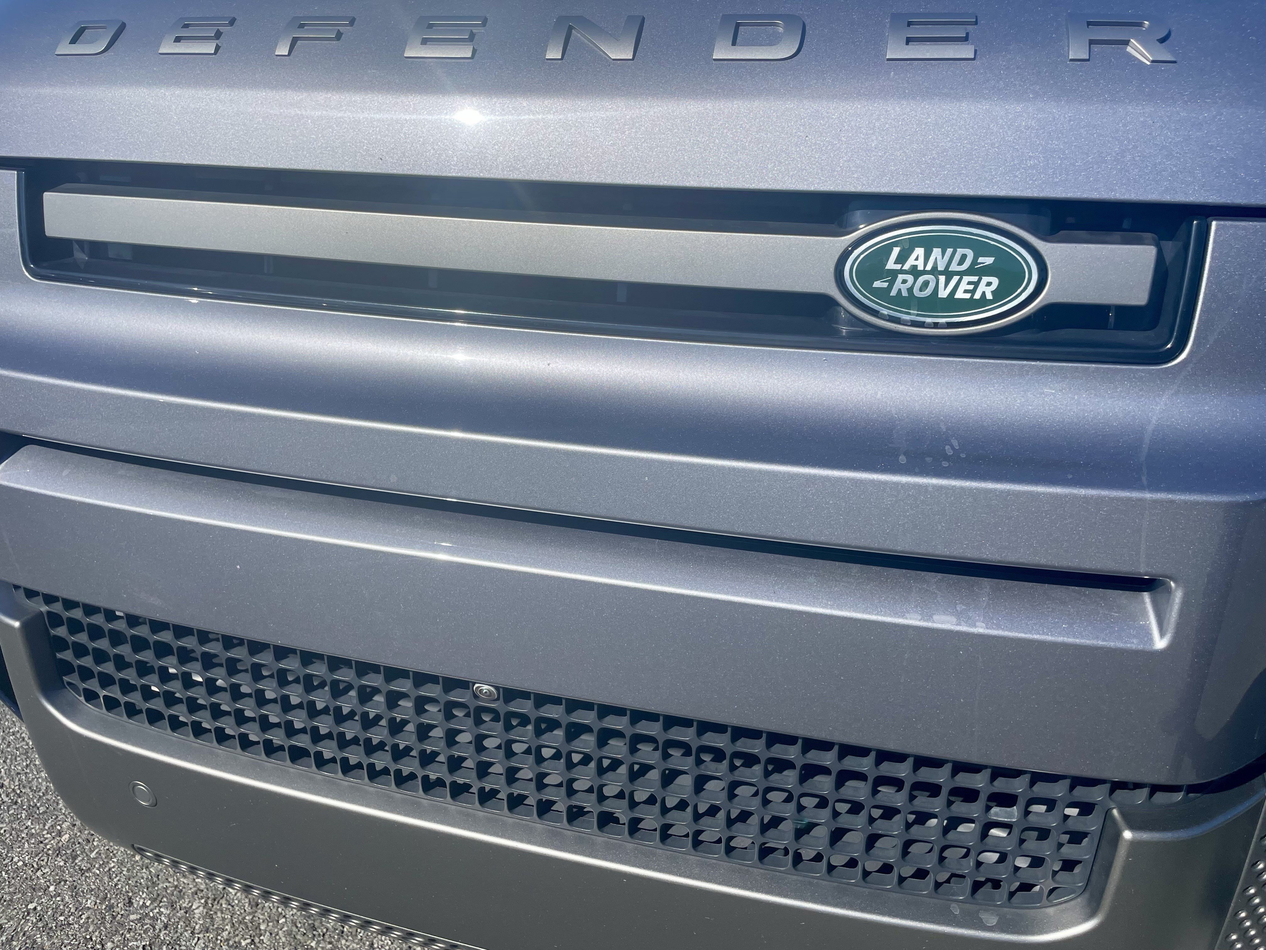 Used 2024 Land Rover Defender 130 X-Dynamic SE AWD/4WD image 34