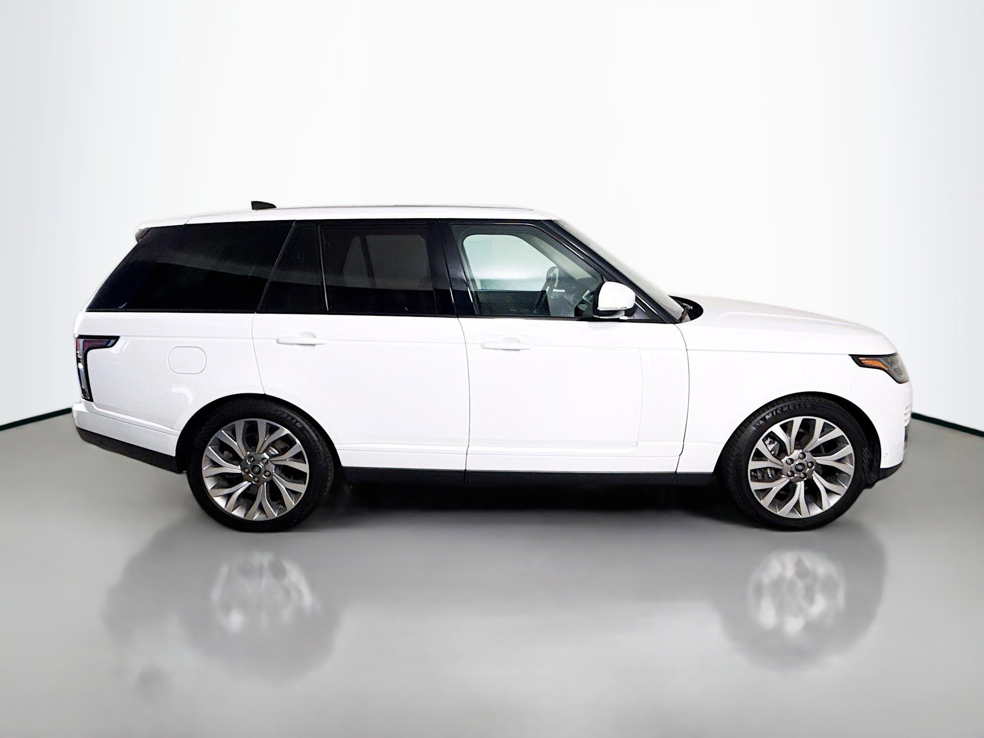 Used 2019 Land Rover Range Rover HSE image 11