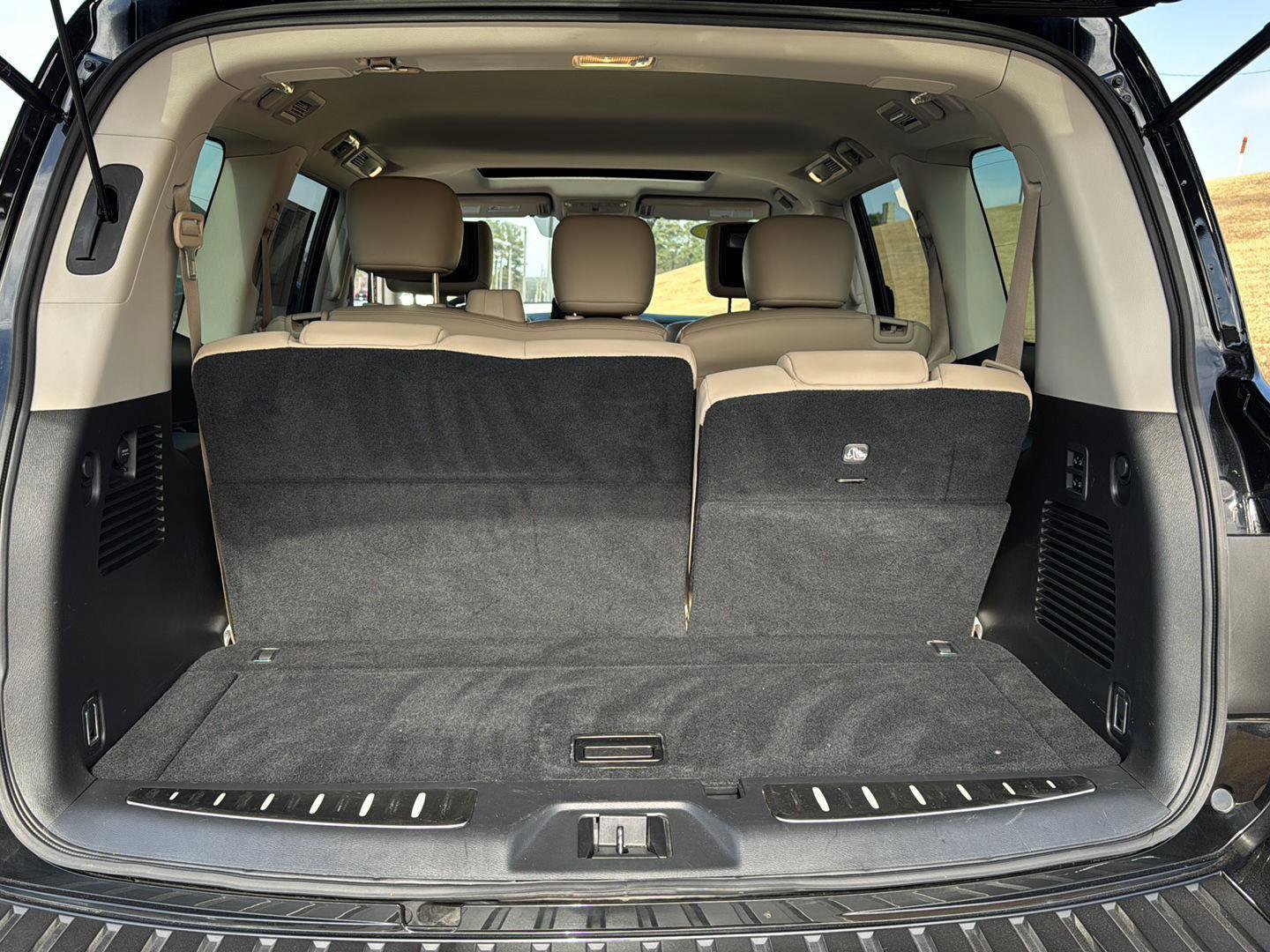 Used 2022 Nissan Armada Platinum image 30