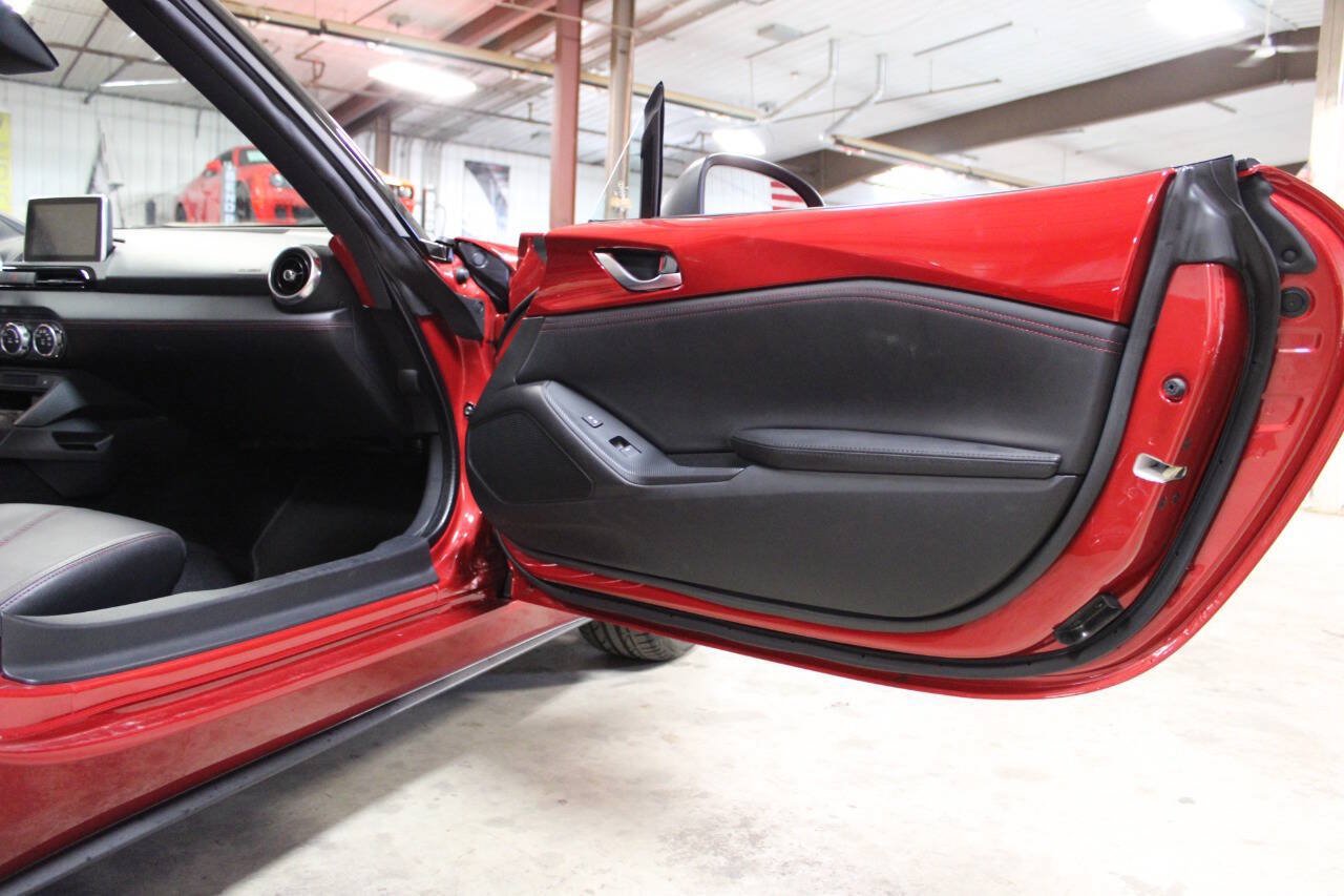 Used 2016 MAZDA MX-5 Miata Grand Touring RWD image 31
