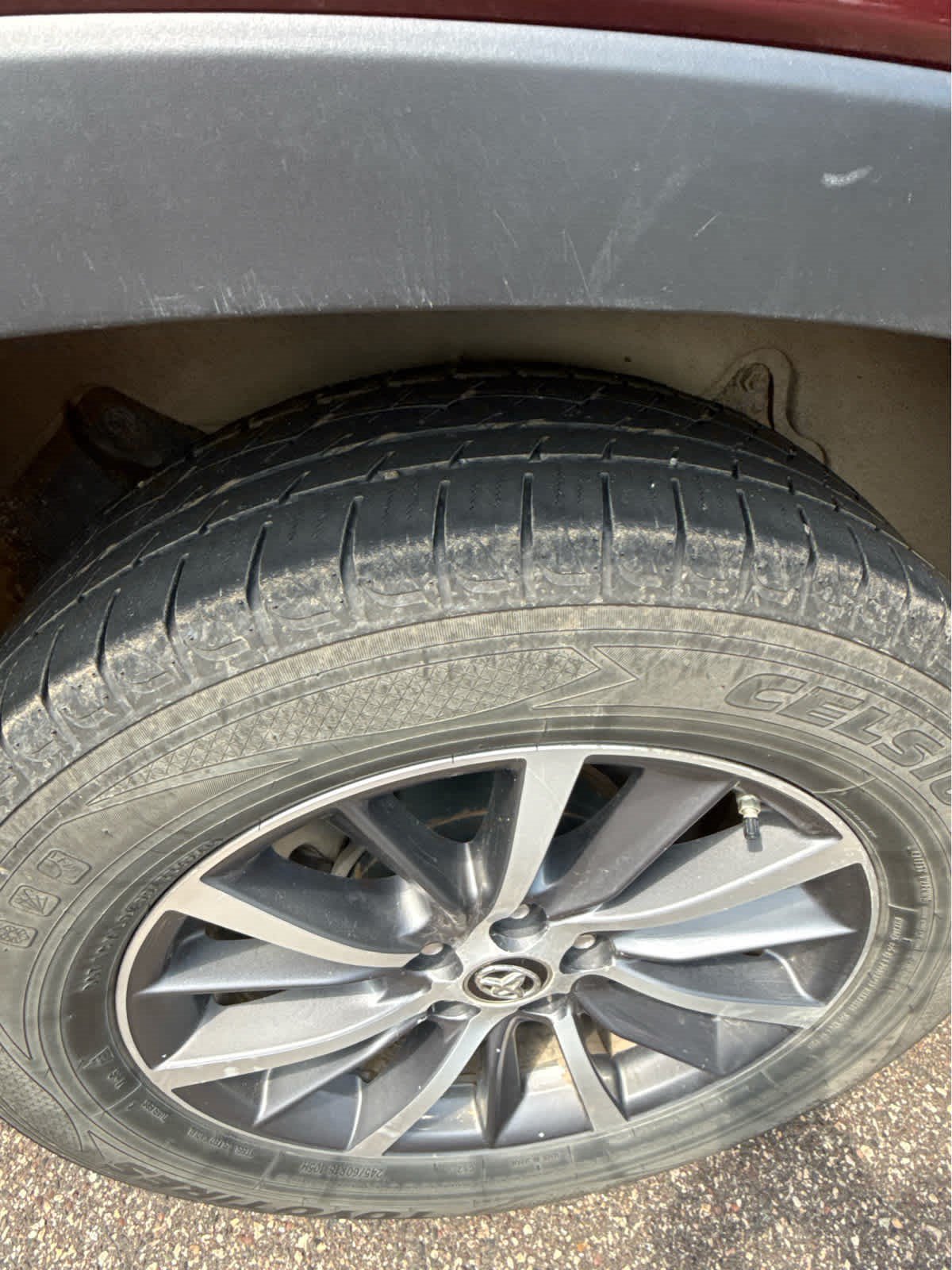 Used 2019 Toyota Highlander XLE AWD/4WD image 7