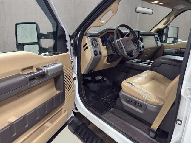 Used 2014 Ford F250 Lariat w/ Lariat Interior Package image 9