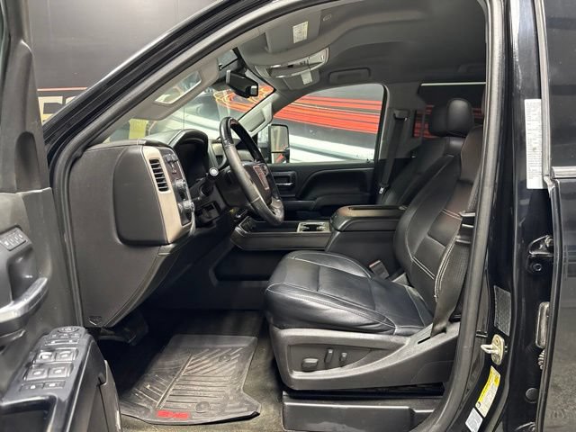 Used 2017 GMC Sierra 3500 Denali w/ Duramax Plus Package AWD/4WD image 4