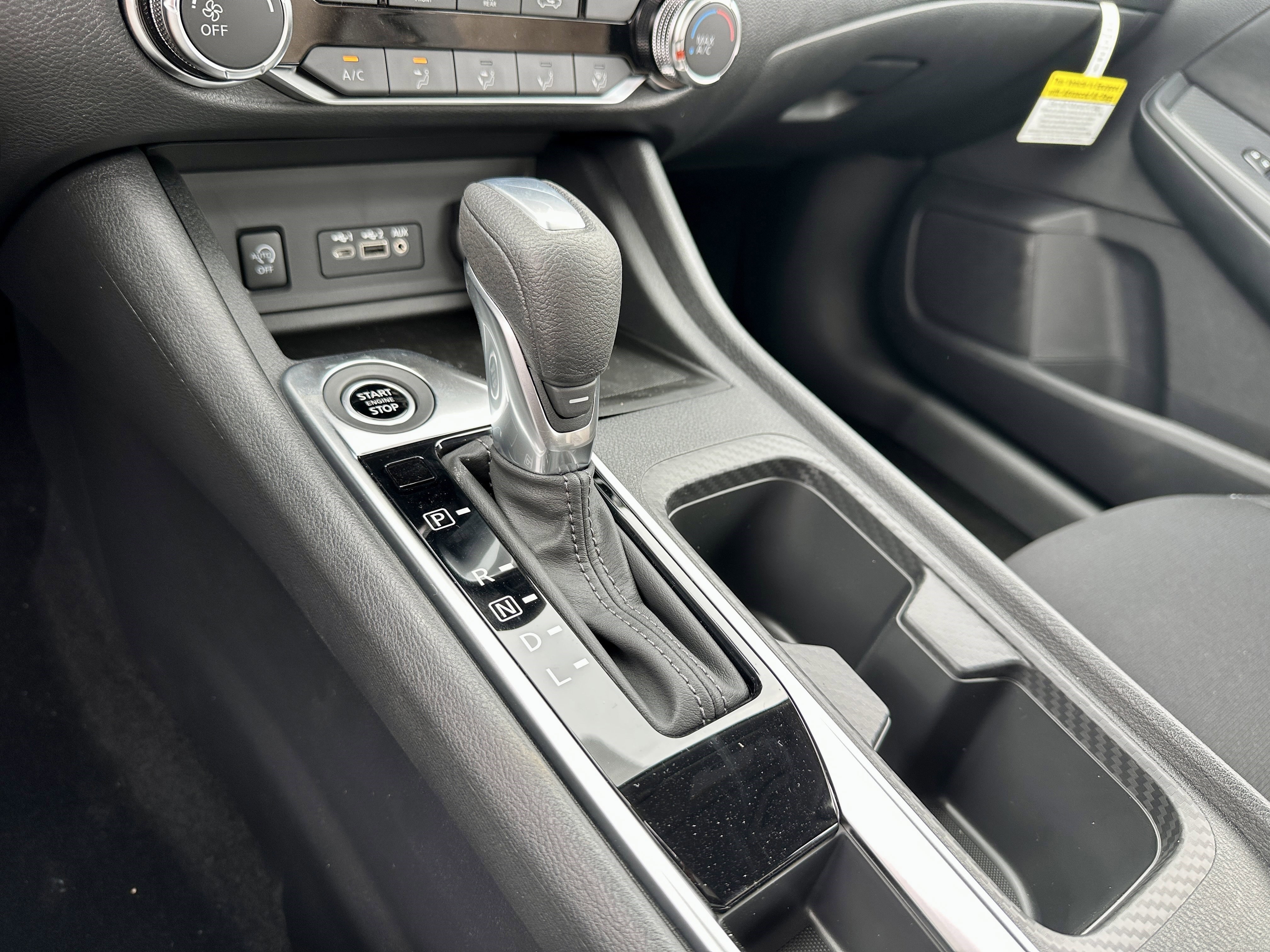 Used 2025 Nissan Sentra SV image 28