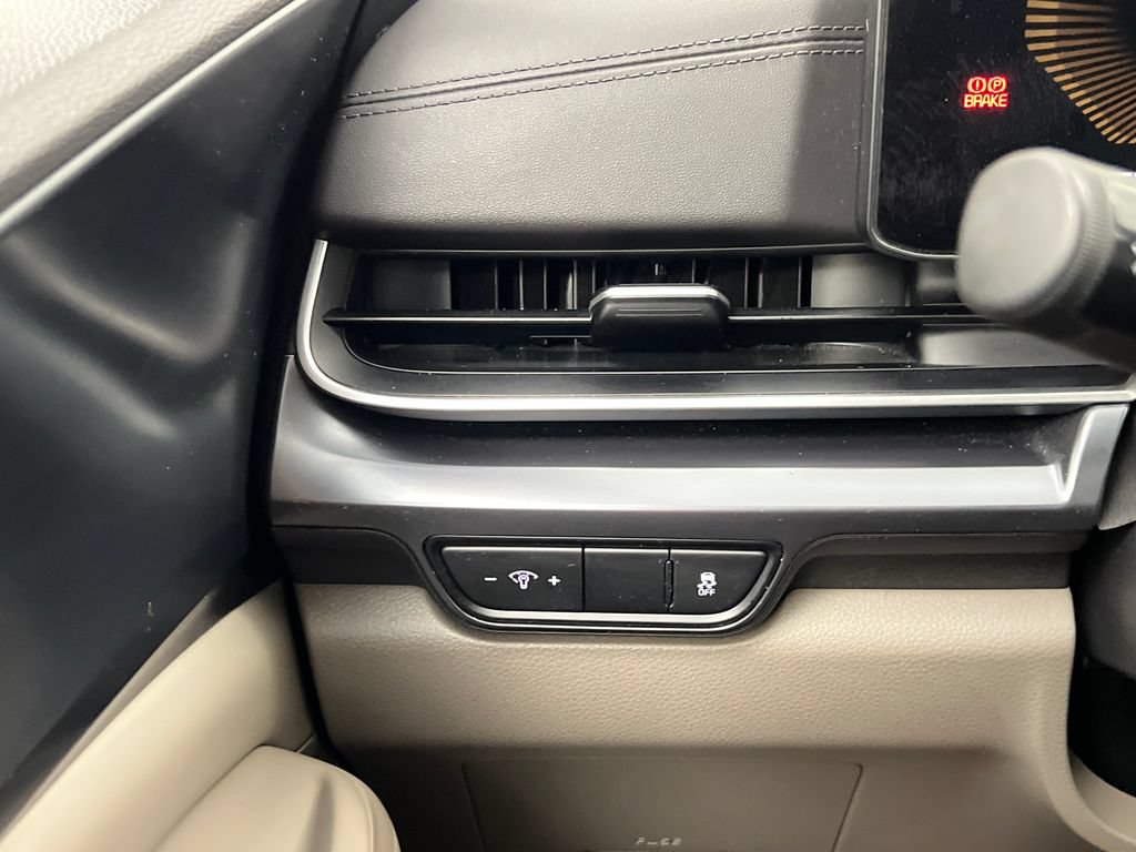Used 2025 Kia Carnival FWD image 56