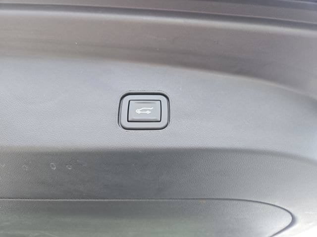 Certified 2024 Cadillac Lyriq Sport w/ LPO, Floor Liner Package AWD/4WD image 27