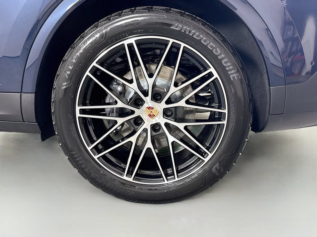 New 2026 Porsche Cayenne AWD/4WD image 30