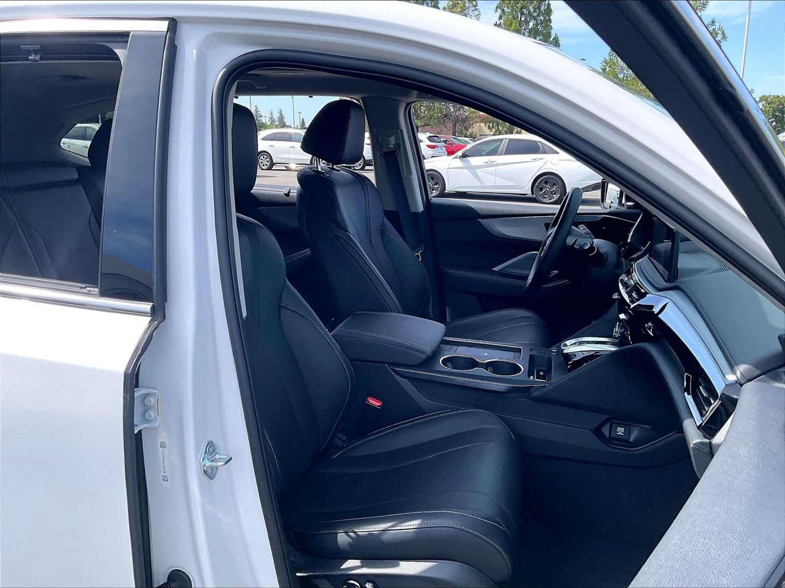 Used 2025 Acura MDX w/ Technology Package FWD image 10