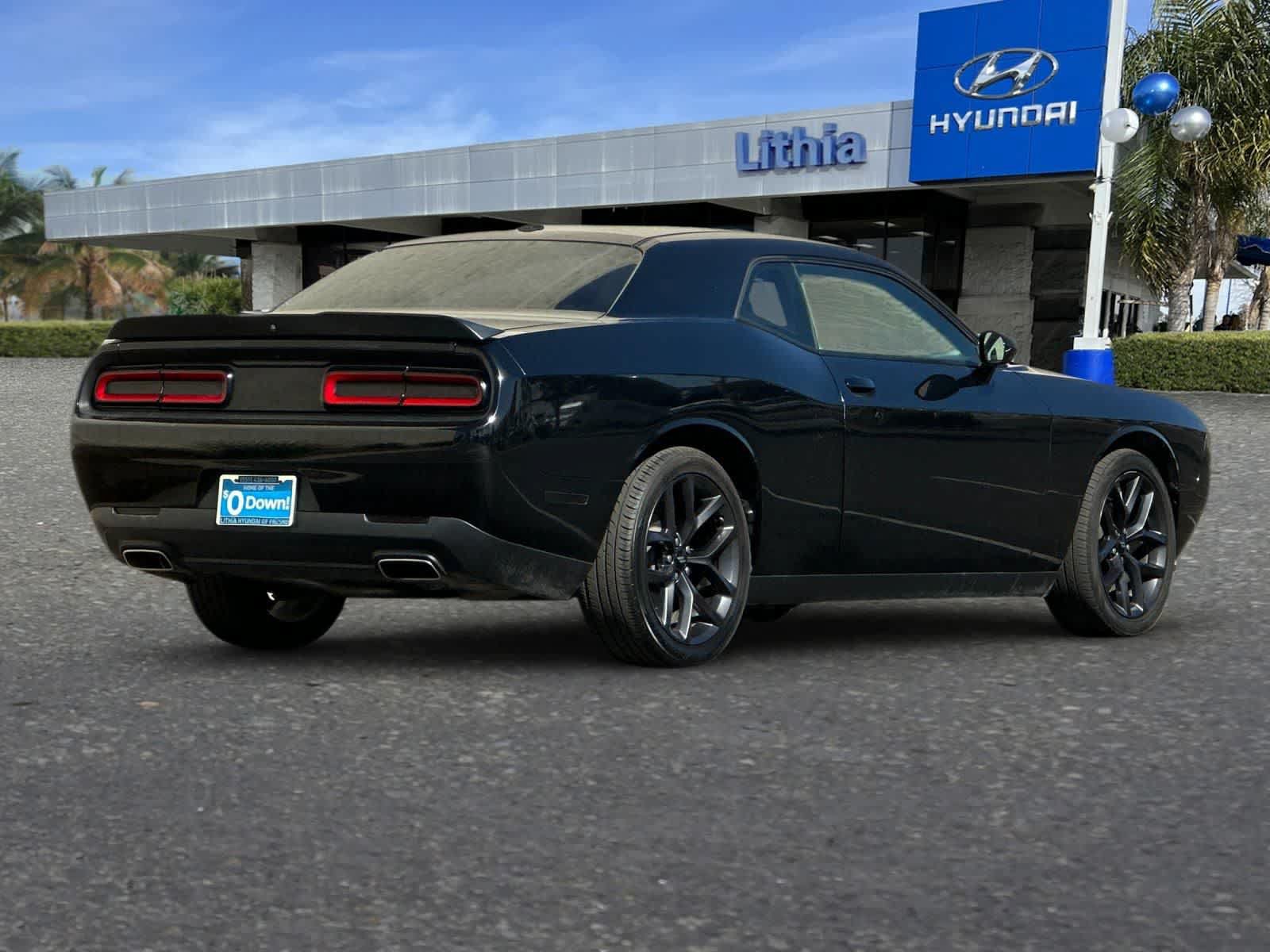 Used 2019 Dodge Challenger SXT w/ Blacktop Package RWD video 3