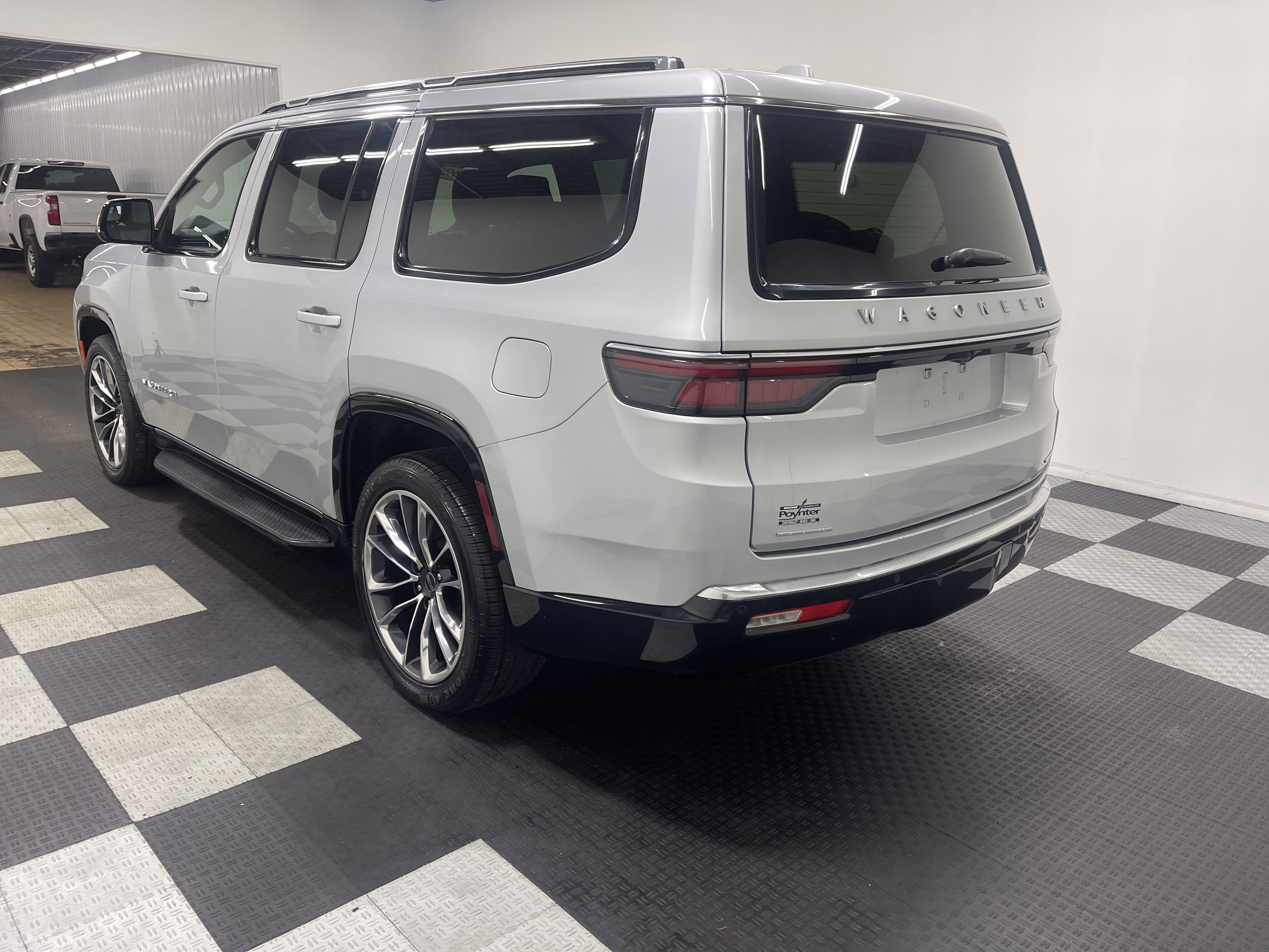 Used 2022 Jeep Wagoneer Series II w/ Premium Group I image 2