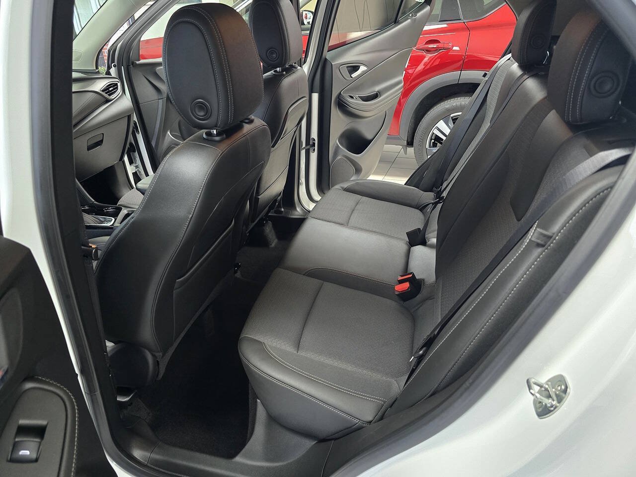 Used 2023 Buick Encore GX Preferred w/ Cold Weather Comfort Package AWD/4WD image 18