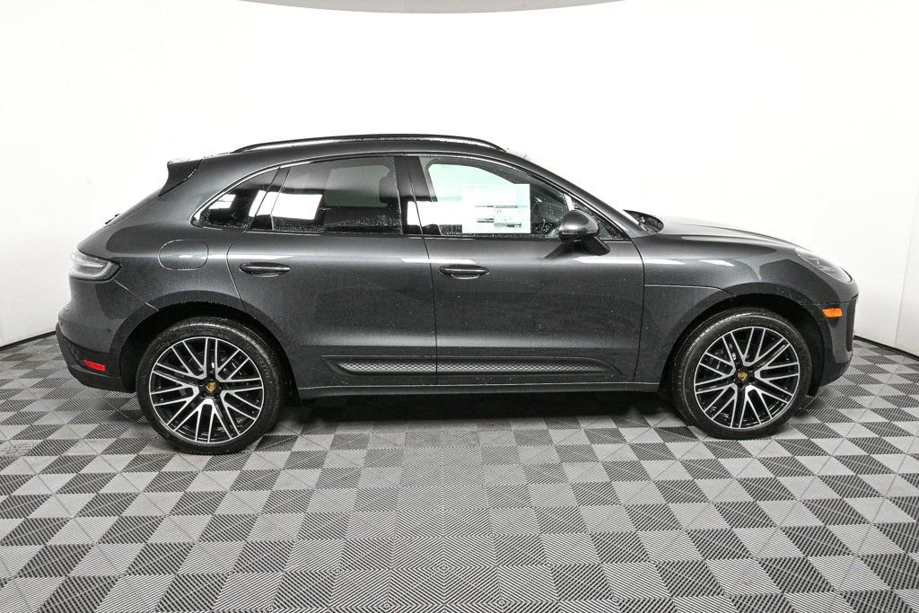 Certified 2026 Porsche Macan AWD/4WD image 28