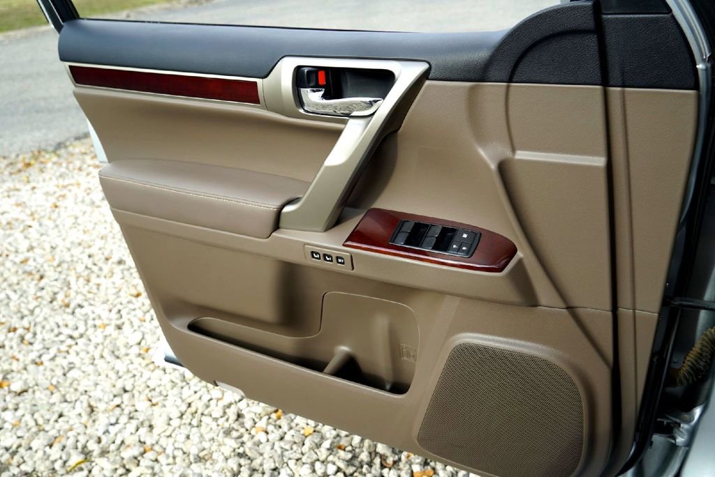 Used 2017 Lexus GX 460 image 23