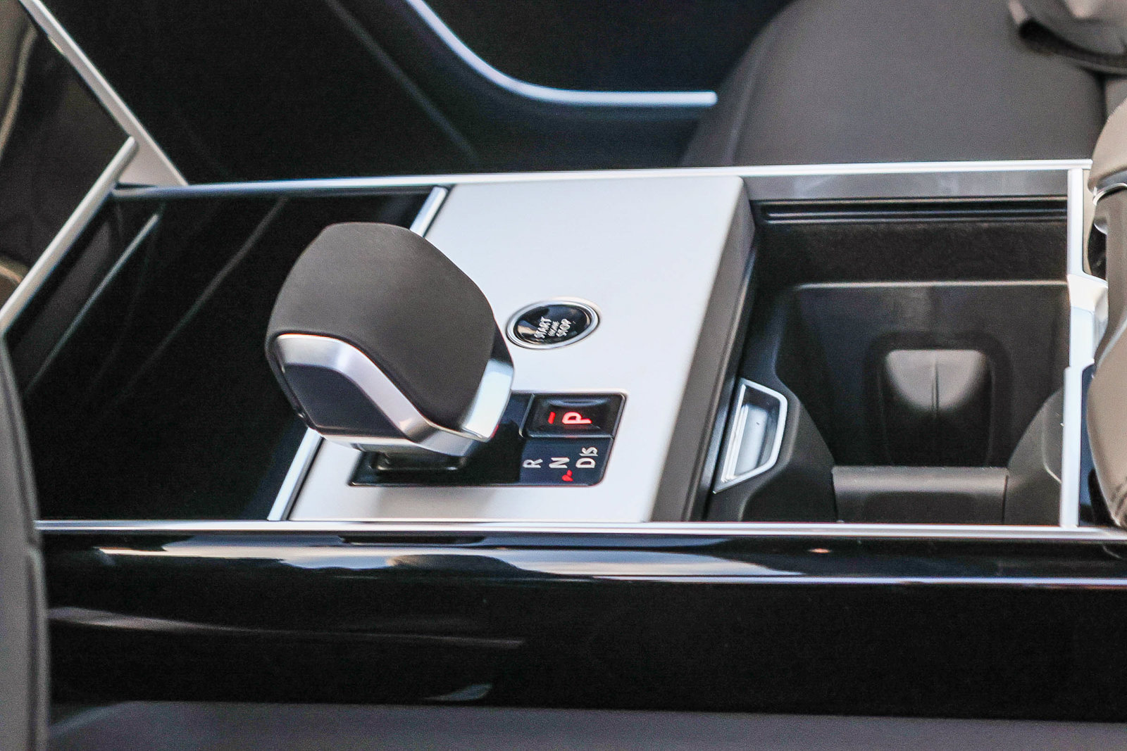 New 2026 Land Rover Range Rover SE AWD/4WD image 29