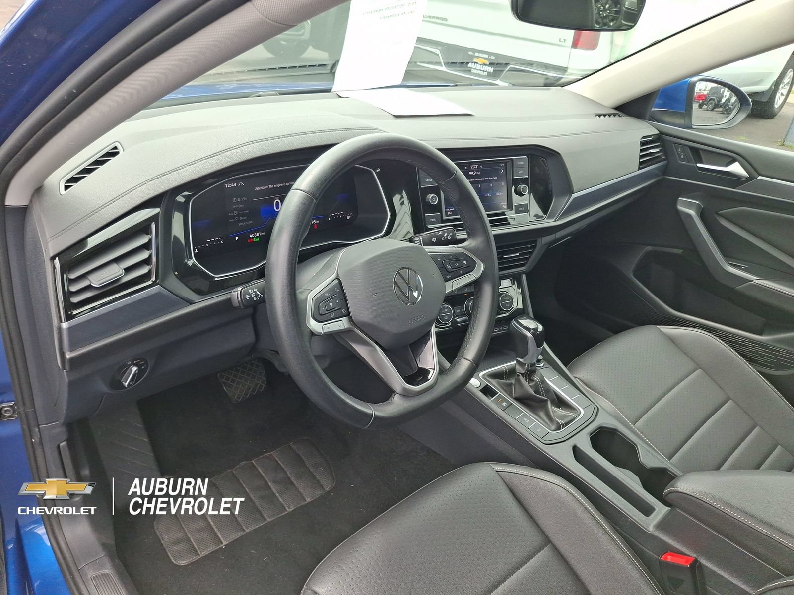 Used 2024 Volkswagen Jetta SE FWD image 18