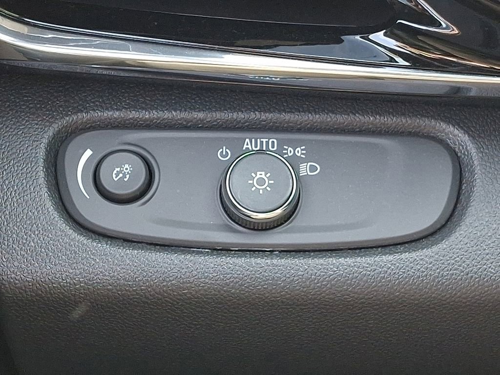 Used 2025 Buick Envista Avenir image 25