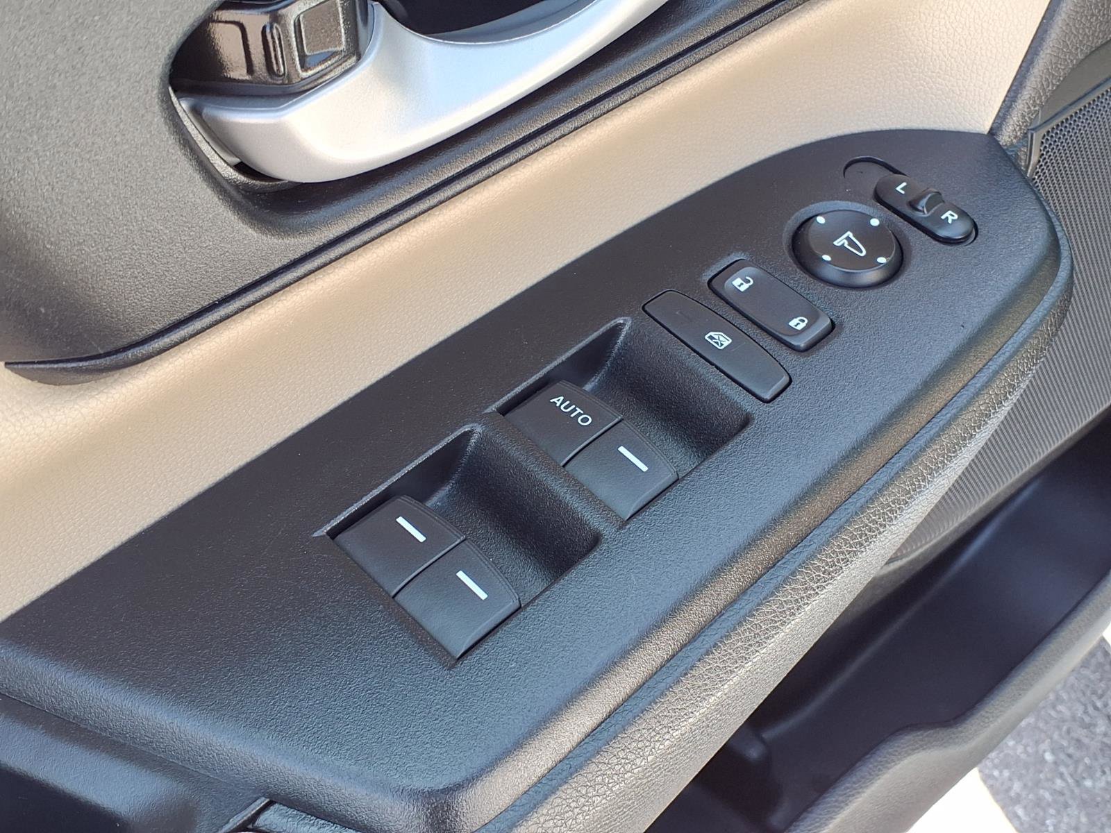 Used 2021 Honda CR-V LX image 4
