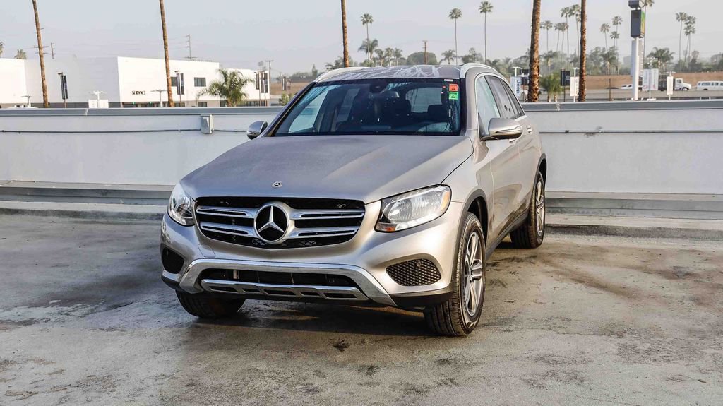 Used 2019 Mercedes-Benz GLC 300 image 4