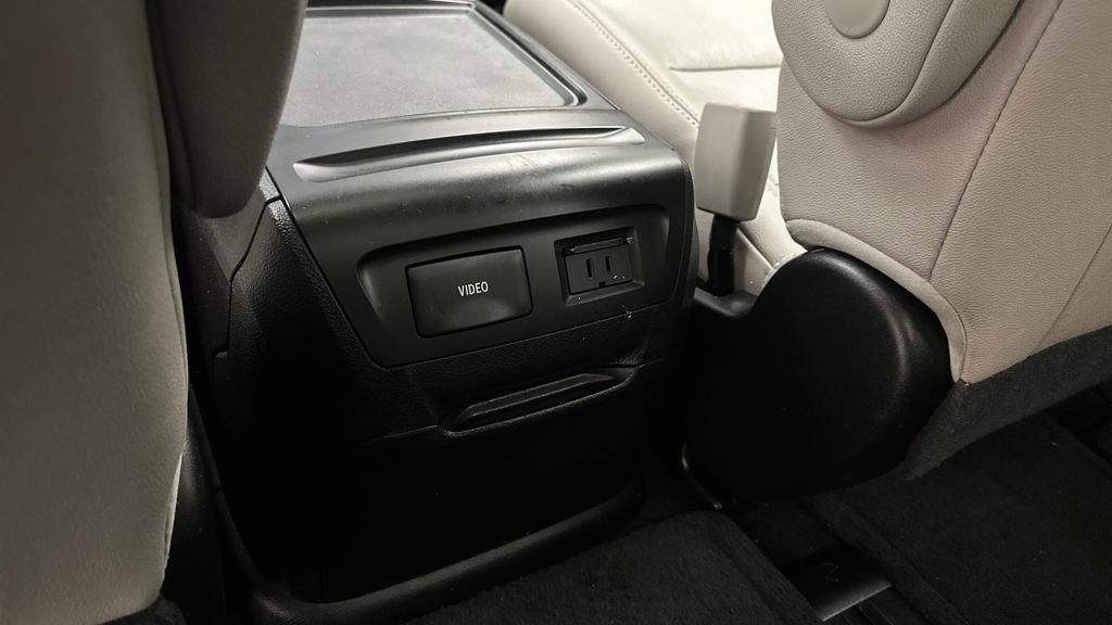 Used 2017 Toyota Sienna Limited image 21