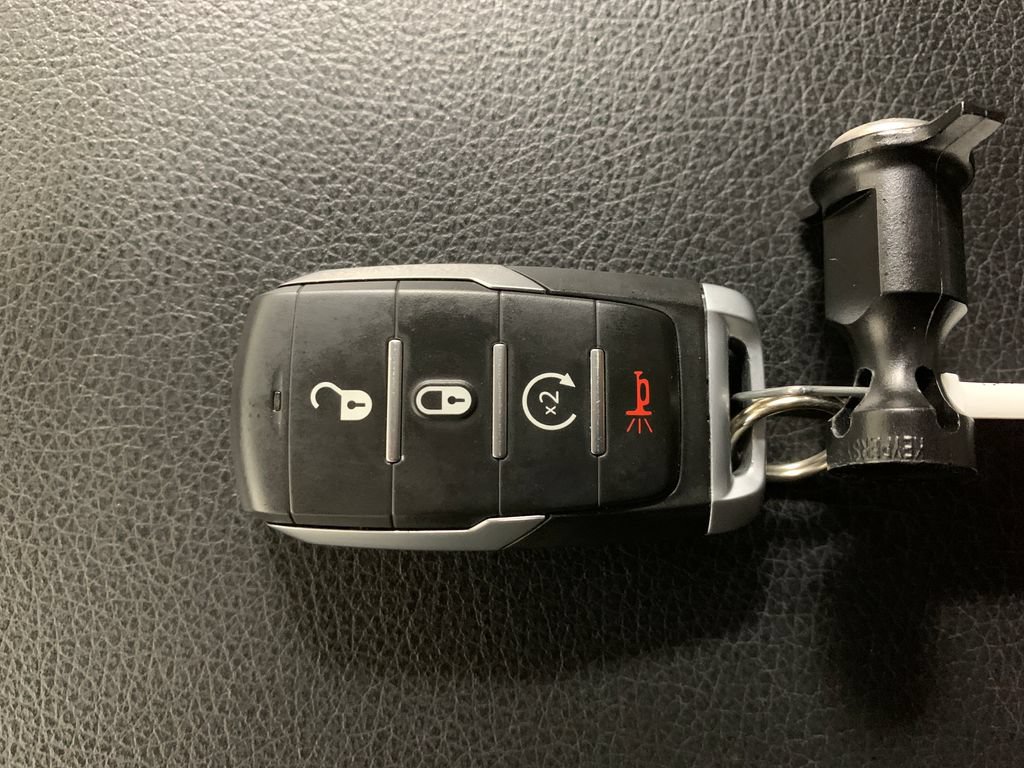 Used 2020 RAM 1500 Big Horn AWD/4WD image 16