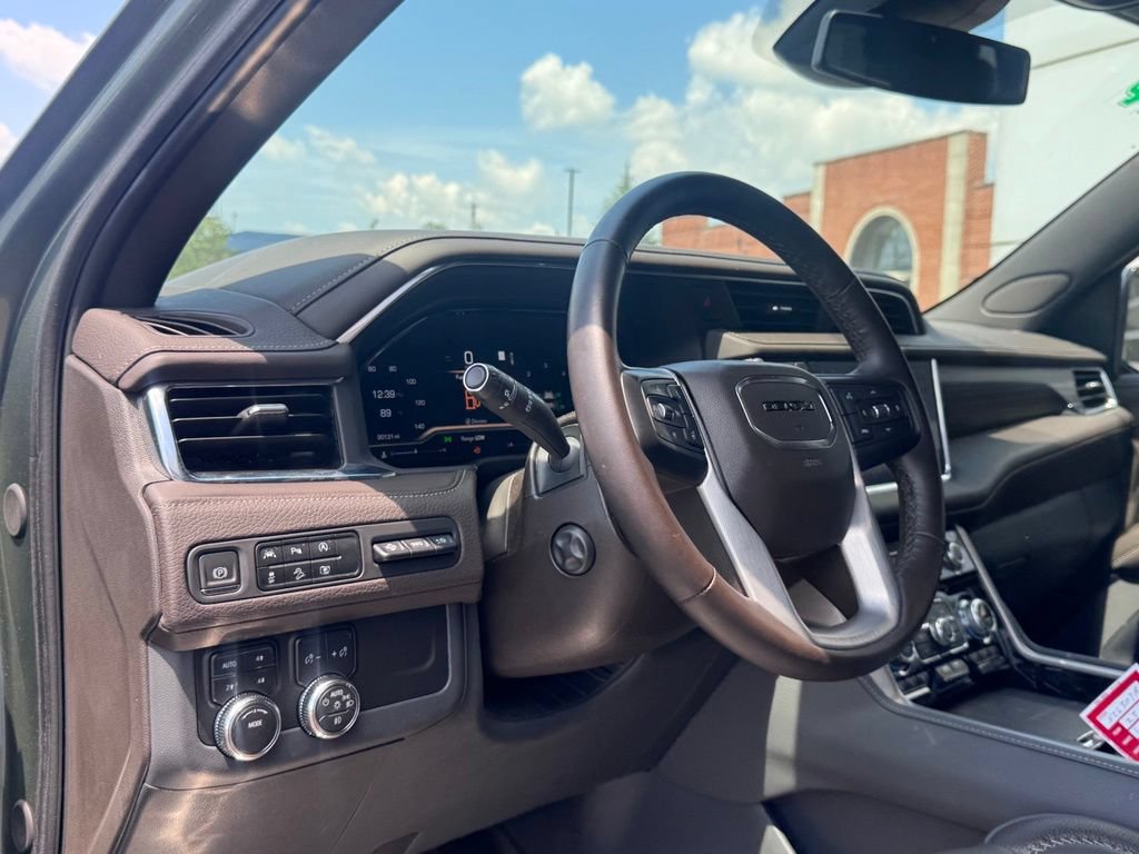 Used 2023 GMC Yukon Denali w/ LPO, Floor Liner Package AWD/4WD image 13