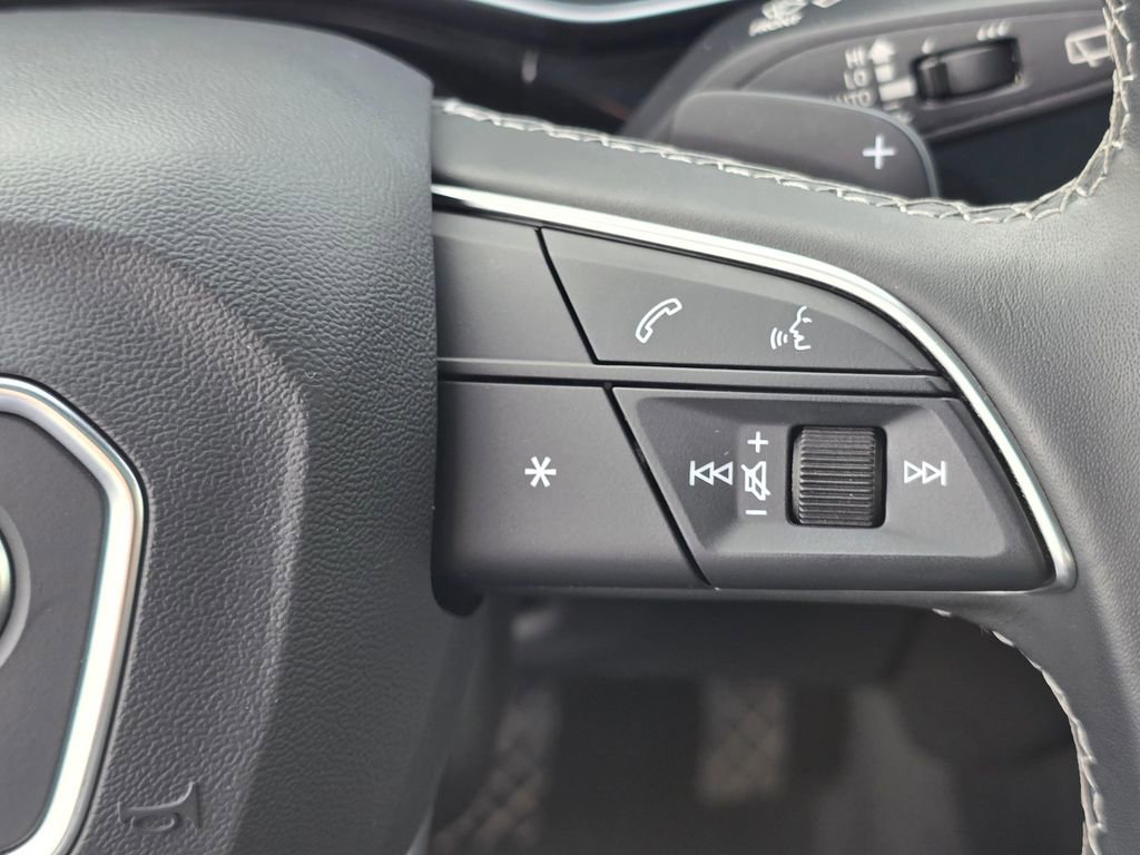 Used 2025 Audi Q7 3.0T Premium Plus image 35