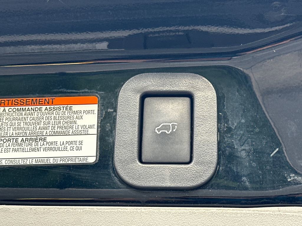 Used 2017 Toyota Sienna XLE w/ XLE Navigation Package FWD image 8
