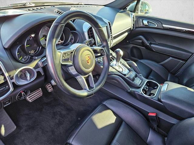 Used 2016 Porsche Cayenne S image 10