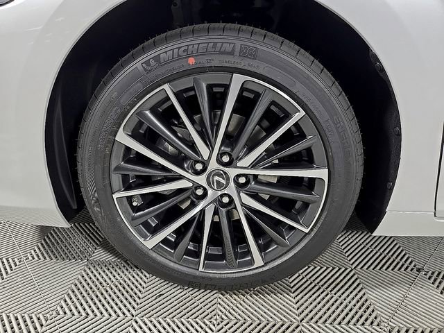 New 2025 Lexus ES 350 w/ Premium Package FWD image 9