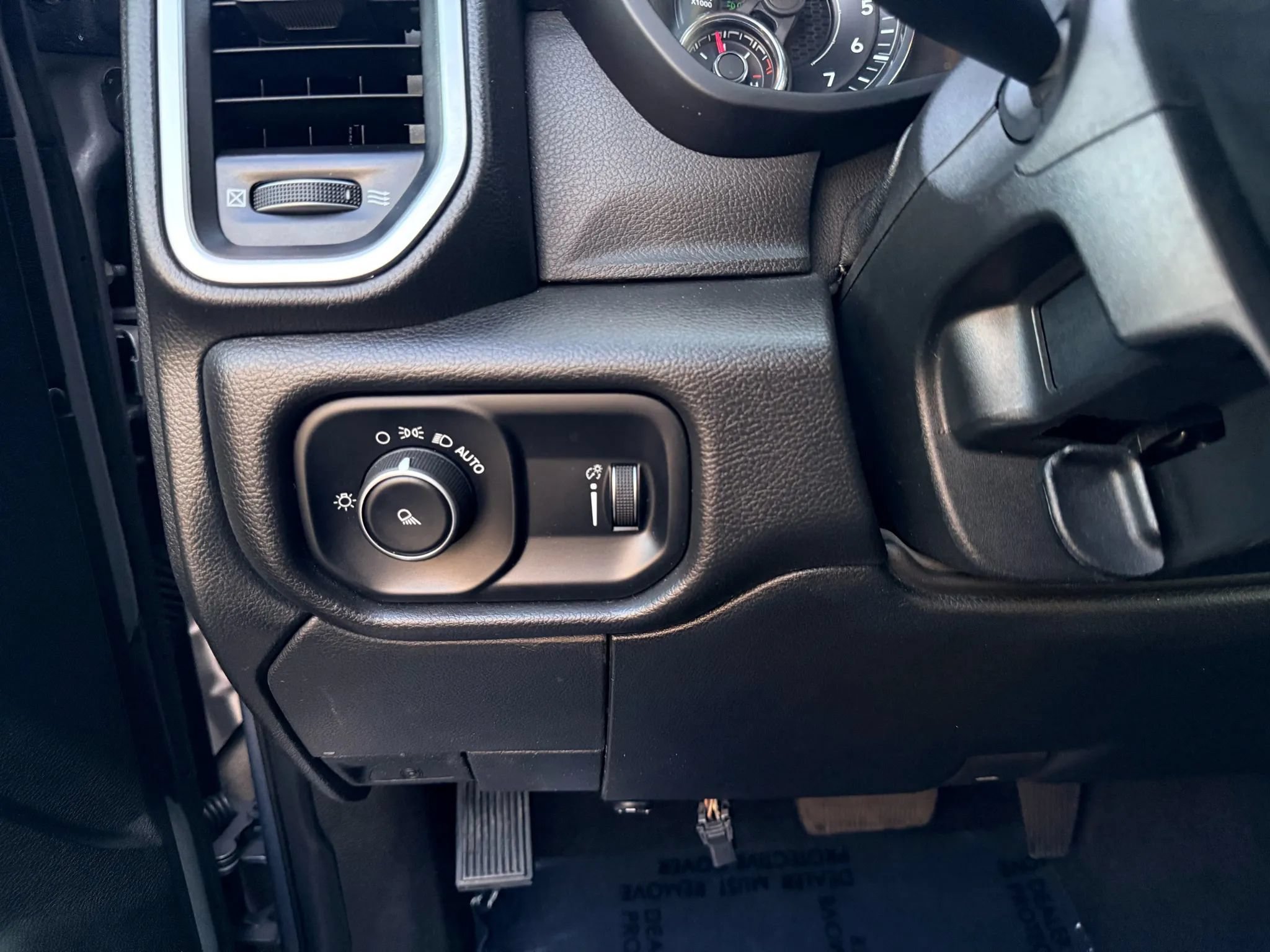 Used 2022 RAM 2500 Big Horn AWD/4WD image 29