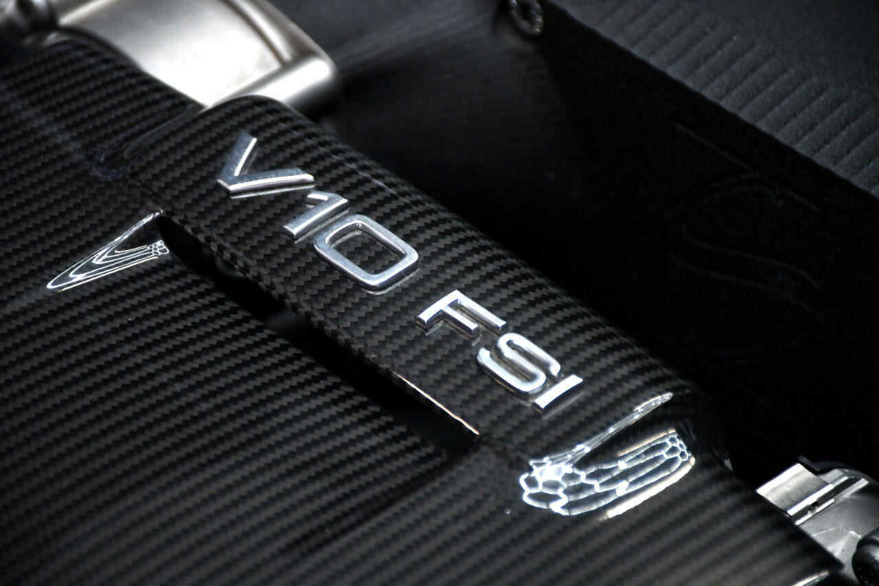 Used 2011 Audi R8 V10 image 24