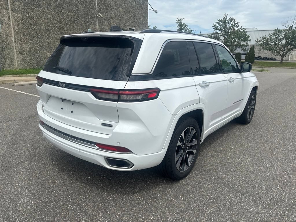 Certified 2023 Jeep Grand Cherokee Overland w/ Luxury Tech Group IV AWD/4WD image 7