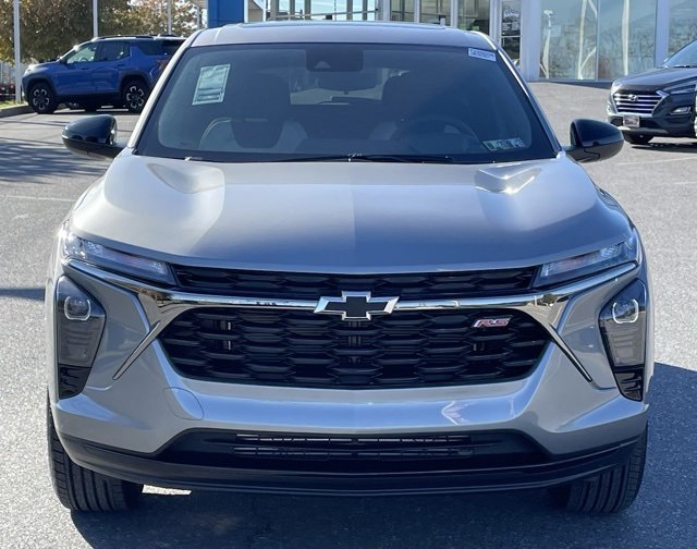 New 2026 Chevrolet Trax RS image 2