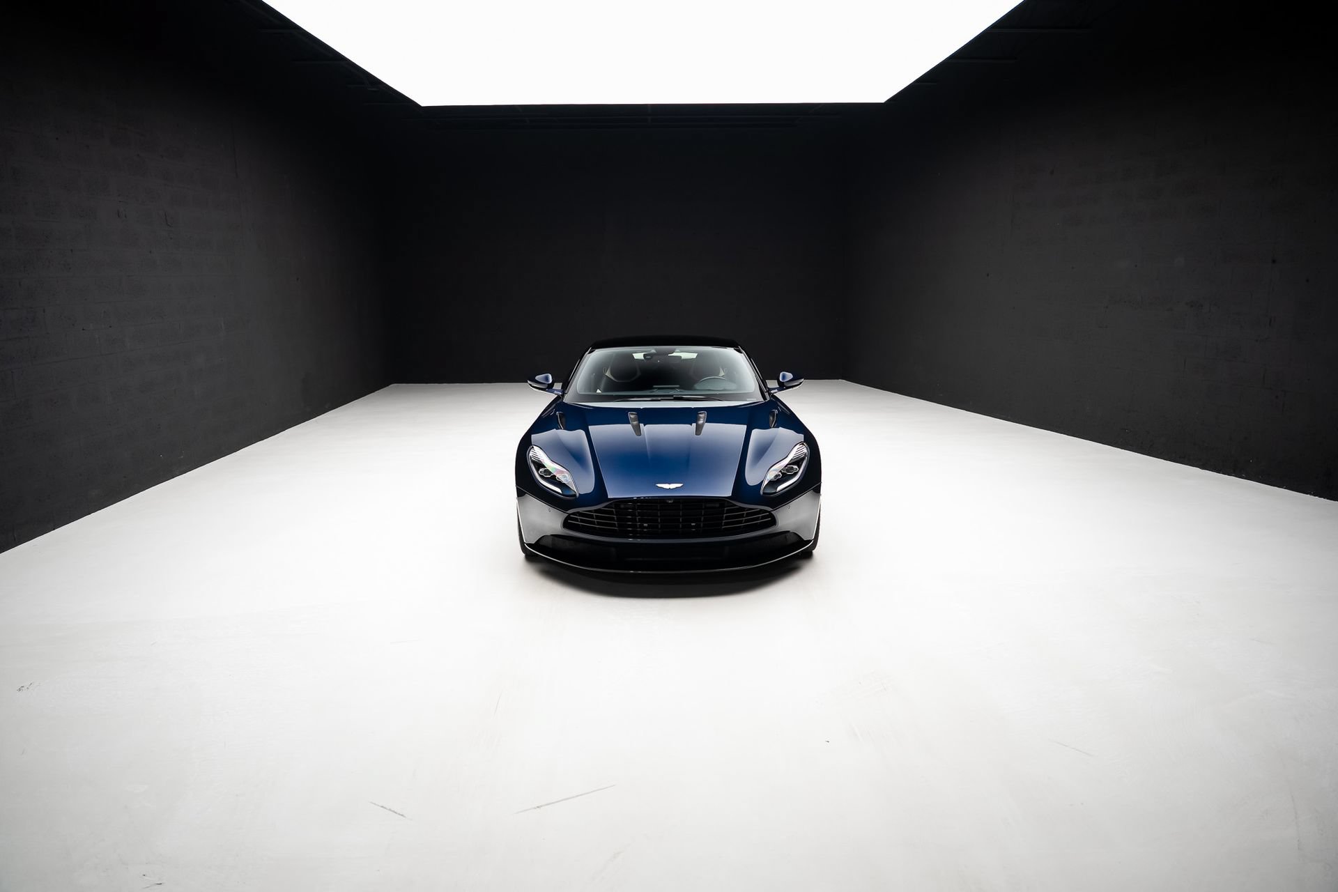 Used 2018 Aston Martin DB11 V12 RWD image 74