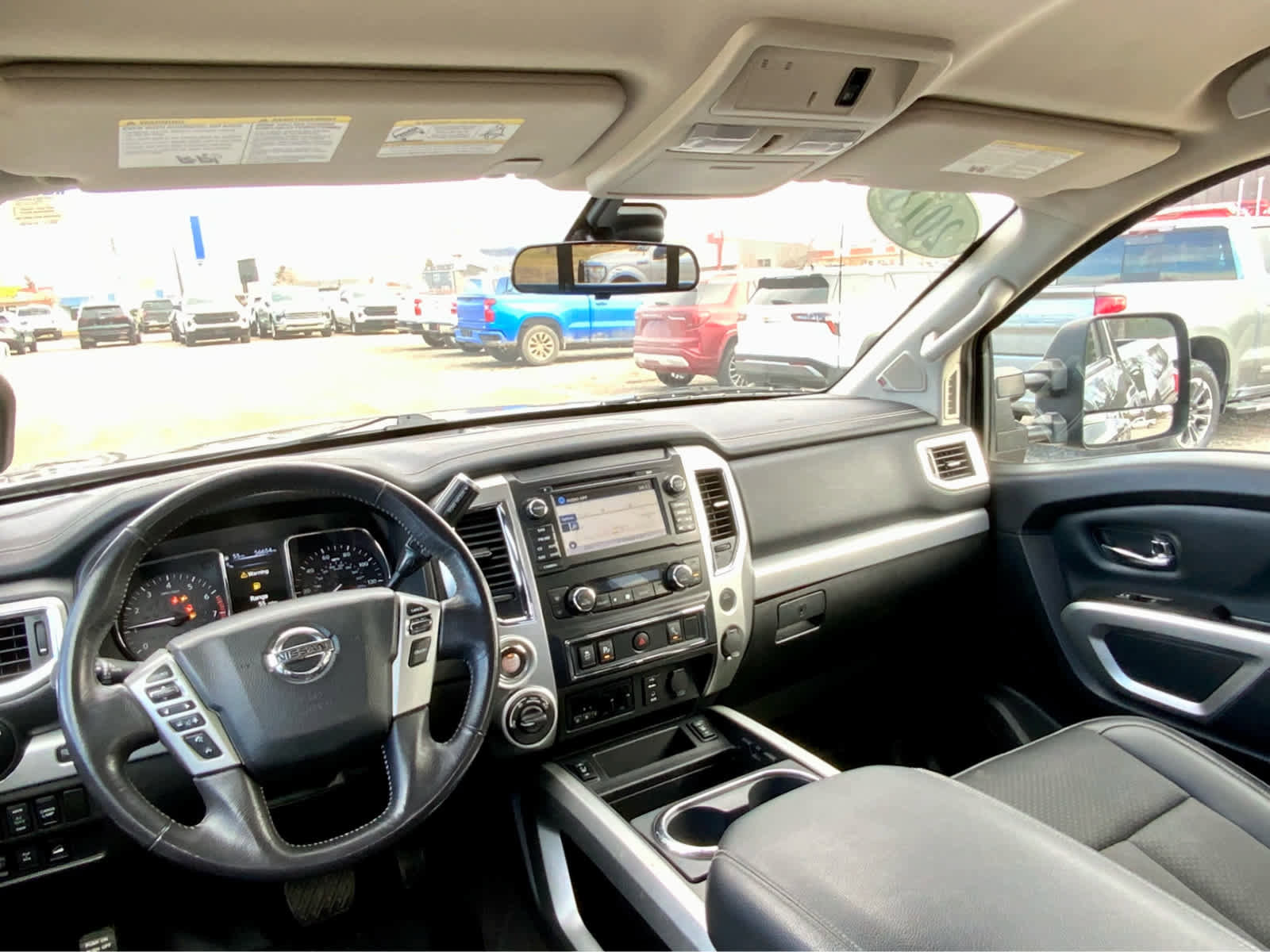 Used 2018 Nissan Titan PRO-4X image 37