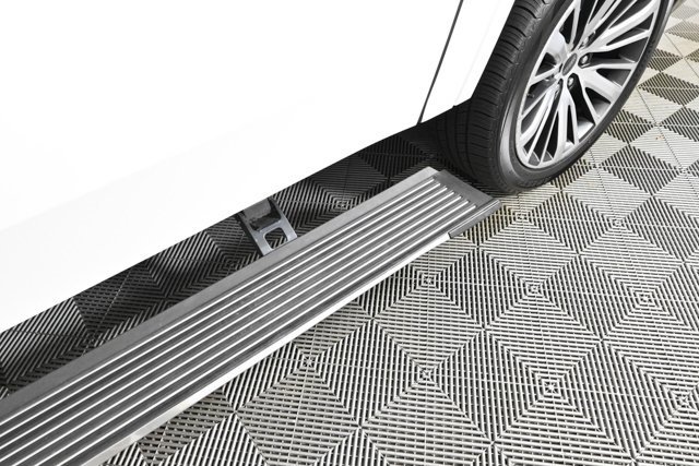 Used 2024 Jeep Grand Wagoneer L Series III image 38